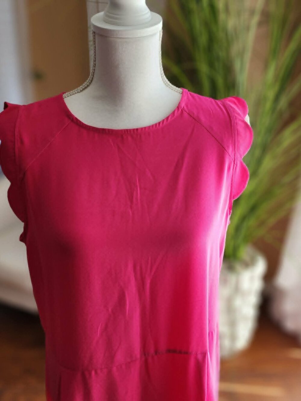 A.N.D. by Andrea Jovine Pink Scallop Sleeve Shift Dress - Picture 5 of 6